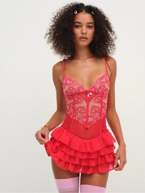 For love and lemons Women's Red Lace & Ruffle Chemise Sleepwear
